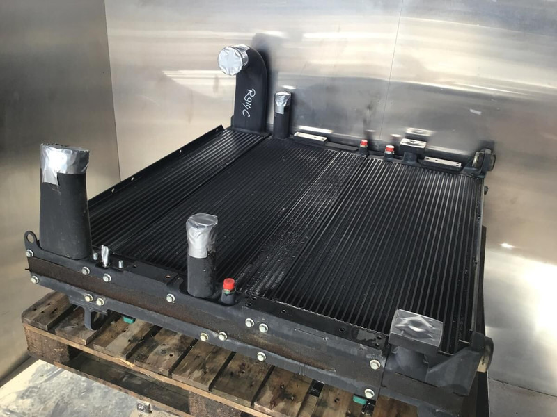 Liebherr Combined Radiator - Radiateur: afbeelding 1 Liebherr Combined Radiator - Radiateur: afbeelding 1