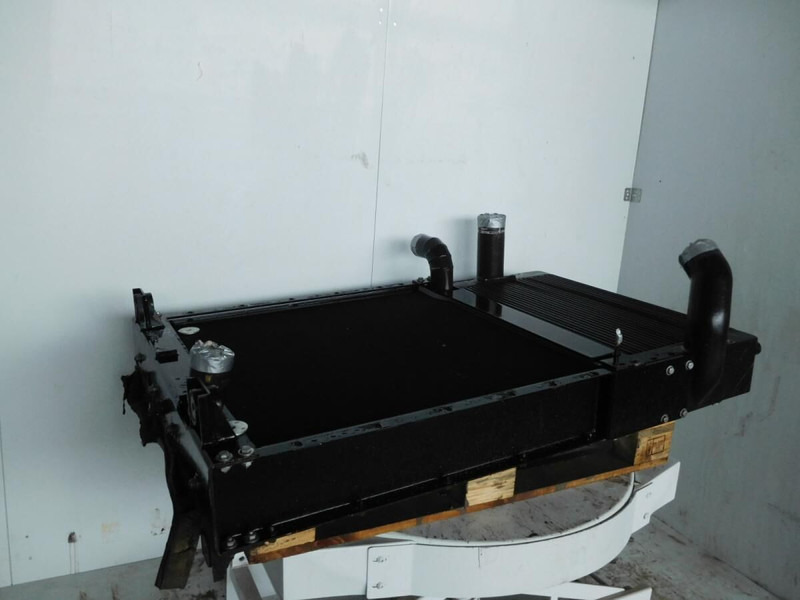 Liebherr Combined Radiator - Radiateur: afbeelding 1 Liebherr Combined Radiator - Radiateur: afbeelding 1