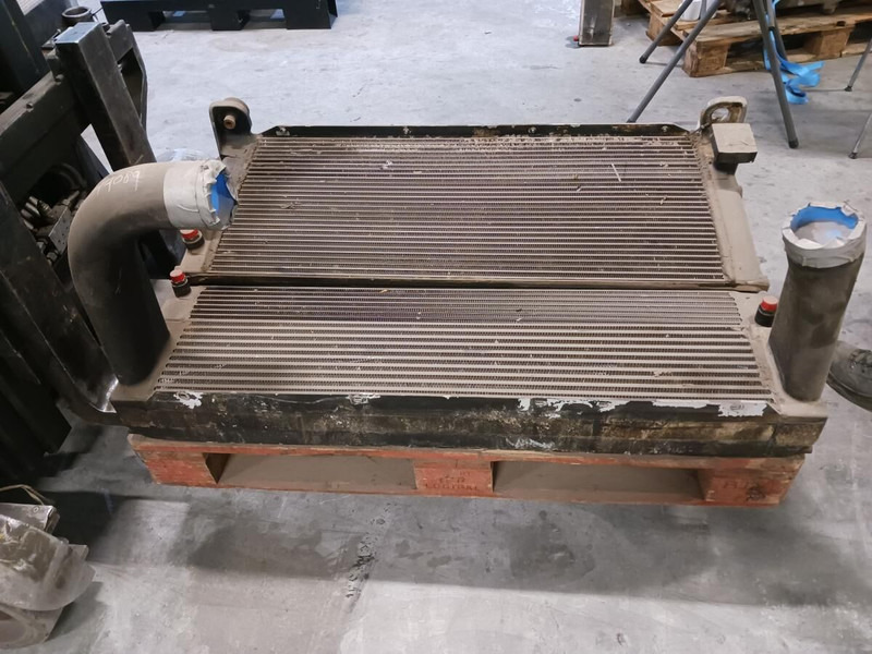 Liebherr Combined Radiator - Radiateur: afbeelding 1 Liebherr Combined Radiator - Radiateur: afbeelding 1