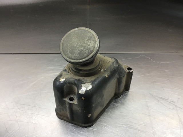 Liebherr Cylinderhead Cover - Motor en onderdelen: afbeelding 3 Liebherr Cylinderhead Cover - Motor en onderdelen: afbeelding 3
