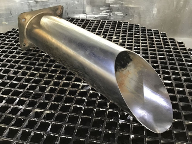 Liebherr Exhaust Pipe - Uitlaatpijp: afbeelding 1 Liebherr Exhaust Pipe - Uitlaatpijp: afbeelding 1