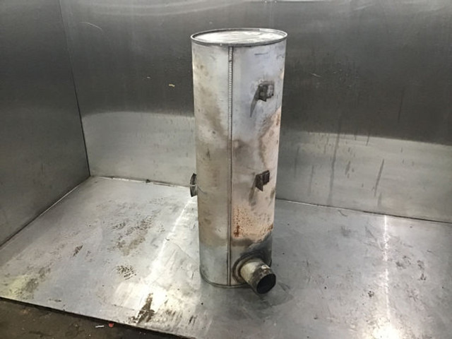Liebherr Exhaust Silencer - Geluiddemper: afbeelding 2 Liebherr Exhaust Silencer - Geluiddemper: afbeelding 2