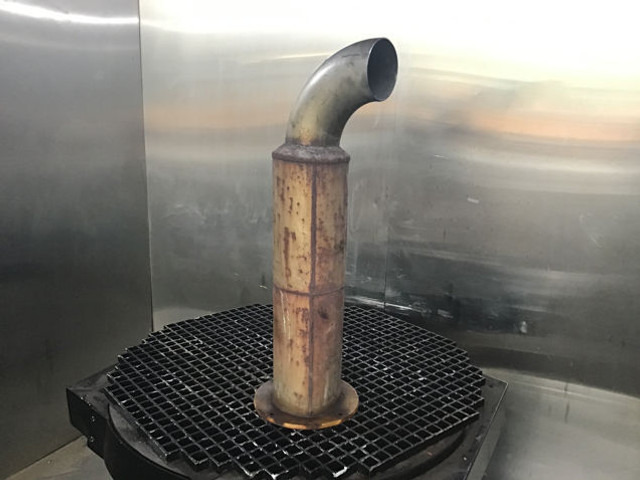 Liebherr Exhaust Silencer - Uitlaatpijp: afbeelding 2 Liebherr Exhaust Silencer - Uitlaatpijp: afbeelding 2