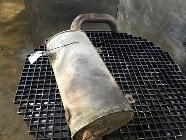 Liebherr Exhaust Silencer - Geluiddemper: afbeelding 1 Liebherr Exhaust Silencer - Geluiddemper: afbeelding 1