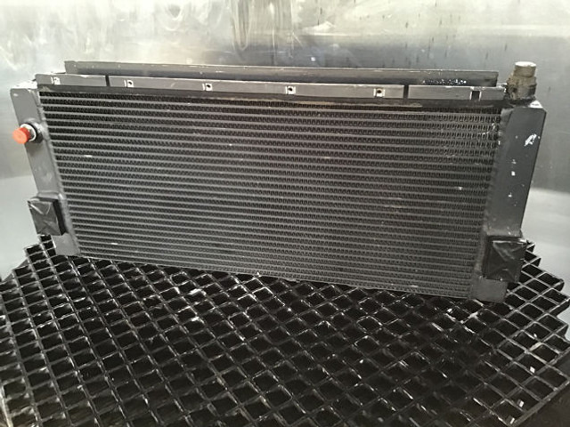 Liebherr Oilcooler - Oliekoeler: afbeelding 1 Liebherr Oilcooler - Oliekoeler: afbeelding 1