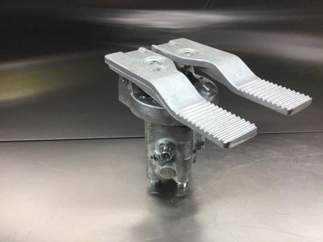Liebherr Pilot Control Unit - Pedaal: afbeelding 4 Liebherr Pilot Control Unit - Pedaal: afbeelding 4