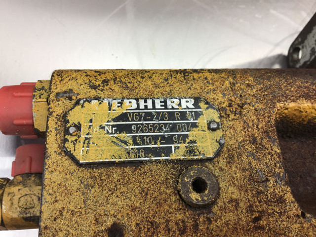 Liebherr Pilot Control Unit - Pedaal: afbeelding 3 Liebherr Pilot Control Unit - Pedaal: afbeelding 3