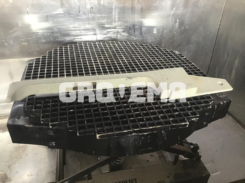 Liebherr R914STD / R914HDSL / R914B / R914 EW / R904 / R924 B / R934 / R934B / R954B / R964B / R974B / R974 - Luchtinlaatpijp: afbeelding 3 Liebherr R914STD / R914HDSL / R914B / R914 EW / R904 / R924 B / R934 / R934B / R954B / R964B / R974B / R974 - Luchtinlaatpijp: afbeelding 3