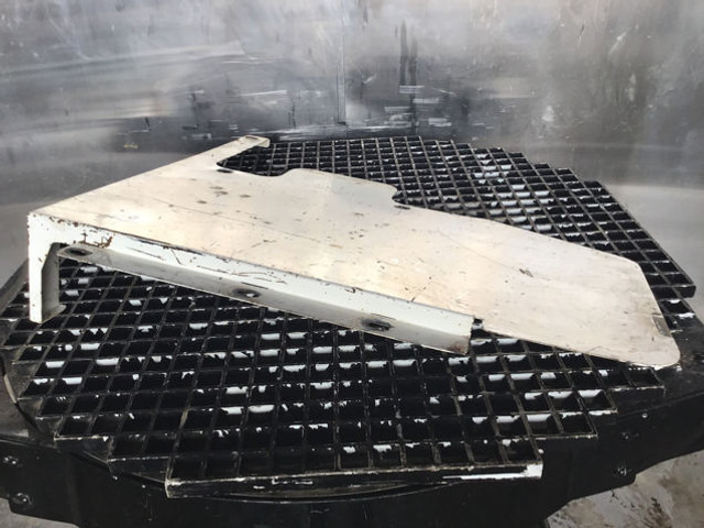 Liebherr R924 COMPACT - Motorkap: afbeelding 2 Liebherr R924 COMPACT - Motorkap: afbeelding 2