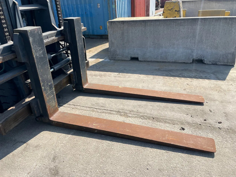 Kalmar DCE 160-12 / 18 Ton / Fork positioner / Side-Shift - Diesel heftruck: afbeelding 4 Kalmar DCE 160-12 / 18 Ton / Fork positioner / Side-Shift - Diesel heftruck: afbeelding 4
