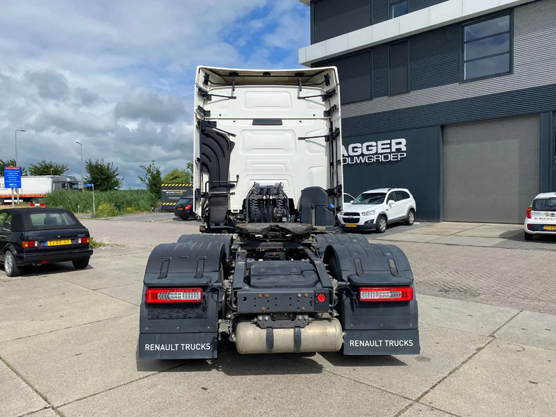 Renault T520 Comfort / 6x2/4 / Steering Axle / Hub Reduction / 208.250Km - Trekker: afbeelding 5 Renault T520 Comfort / 6x2/4 / Steering Axle / Hub Reduction / 208.250Km - Trekker: afbeelding 5