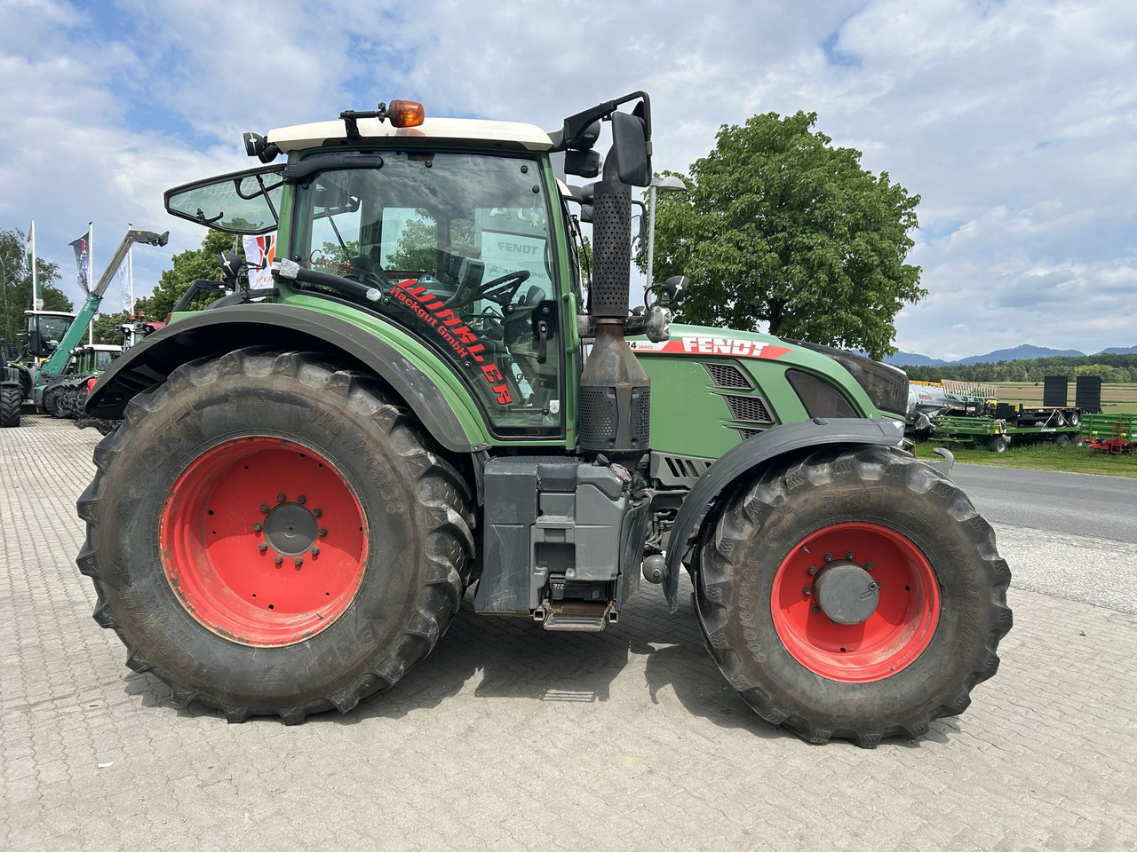 Fendt 724 Vario - Tractor: afbeelding 2 Fendt 724 Vario - Tractor: afbeelding 2
