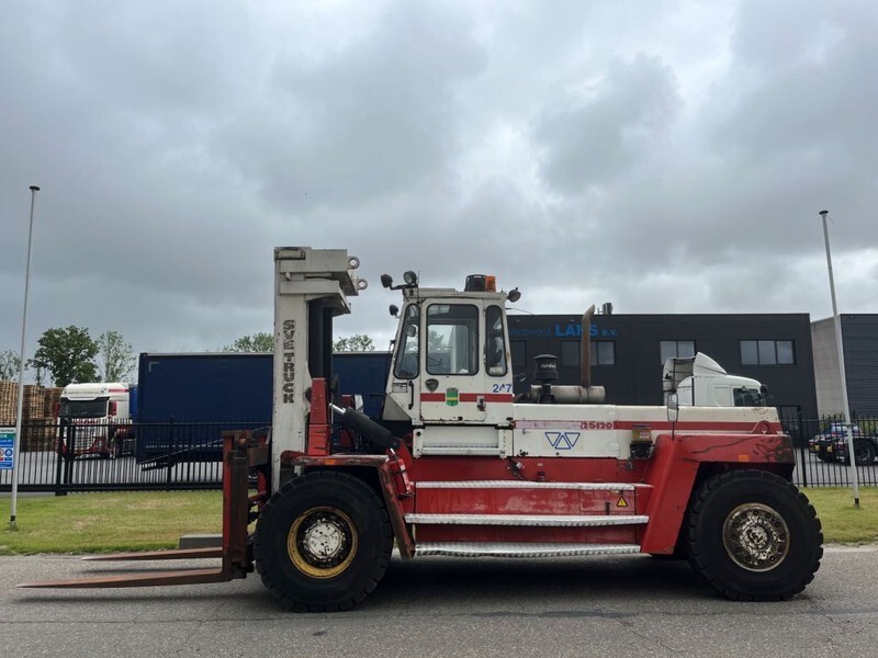 Svetruck 25 120 45 - Diesel heftruck: afbeelding 2 Svetruck 25 120 45 - Diesel heftruck: afbeelding 2