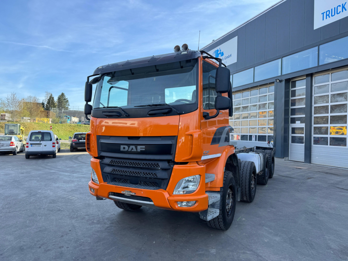 DAF CF440 8x4 Fahrgestell - Chassis vrachtwagen: afbeelding 1 DAF CF440 8x4 Fahrgestell - Chassis vrachtwagen: afbeelding 1