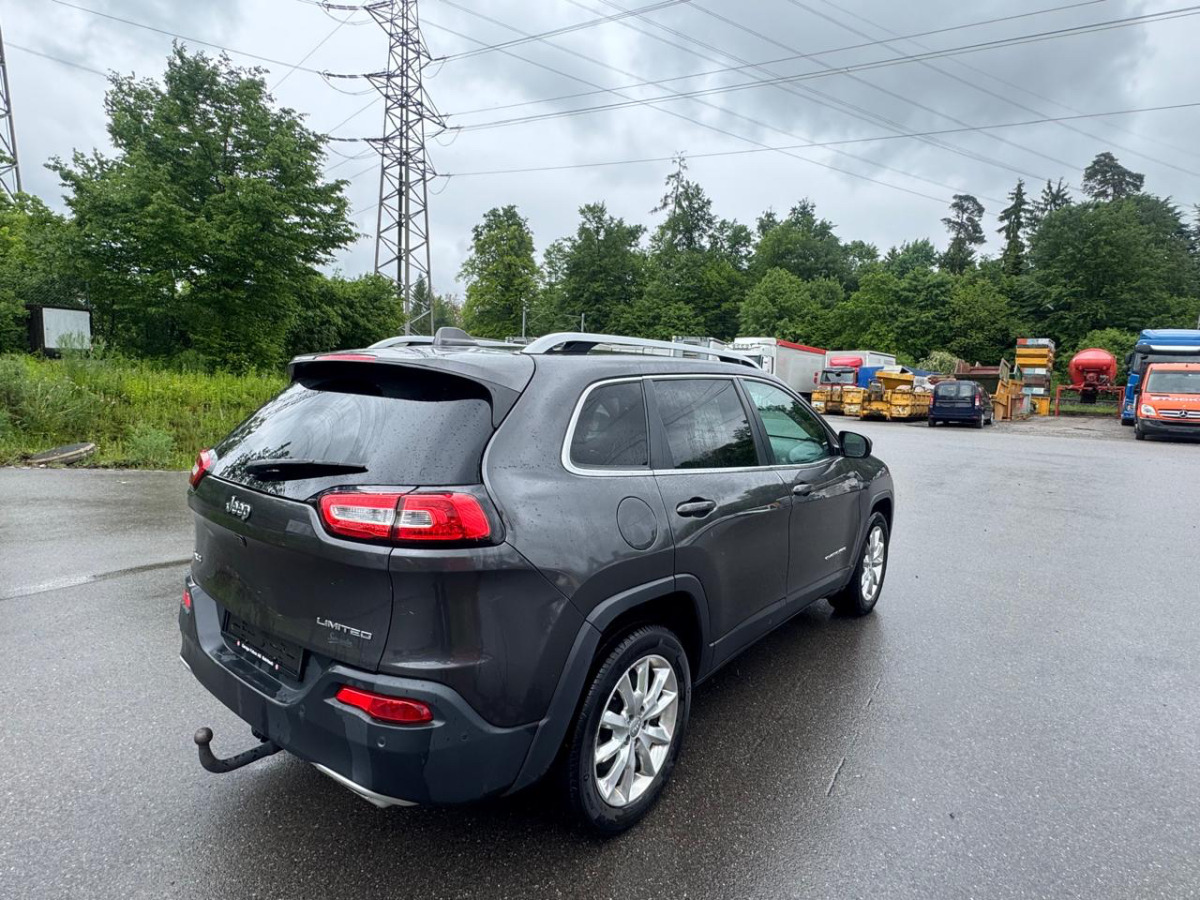 JEEP Cherokee 2.2 TD - Hatchback: afbeelding 4 JEEP Cherokee 2.2 TD - Hatchback: afbeelding 4