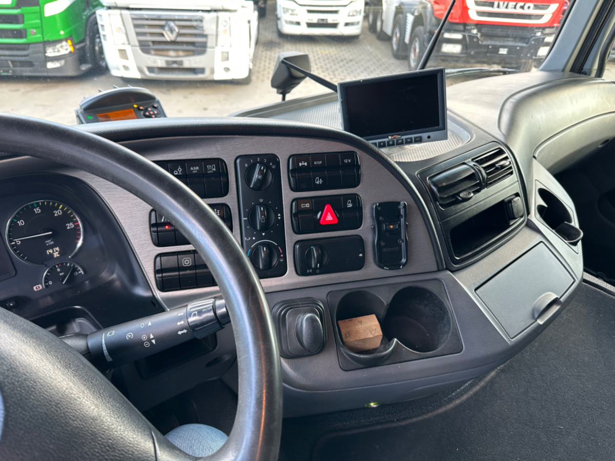 Kipper vrachtwagen, Kraanwagen MERCEDES 2551 V8 6x2 Fassi 185-5 Bj.2020: afbeelding 15 Kipper vrachtwagen, Kraanwagen MERCEDES 2551 V8 6x2 Fassi 185-5 Bj.2020: afbeelding 15