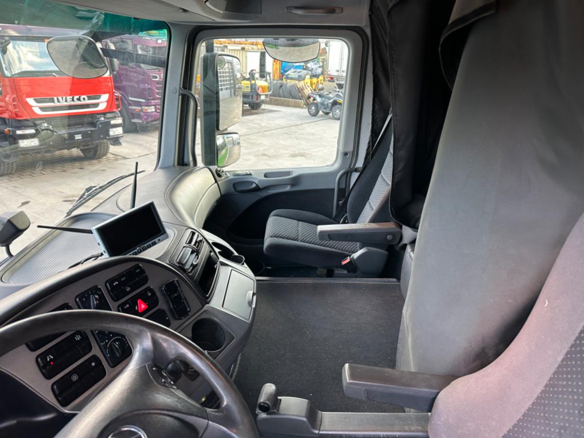 Kipper vrachtwagen, Kraanwagen MERCEDES 2551 V8 6x2 Fassi 185-5 Bj.2020: afbeelding 13 Kipper vrachtwagen, Kraanwagen MERCEDES 2551 V8 6x2 Fassi 185-5 Bj.2020: afbeelding 13