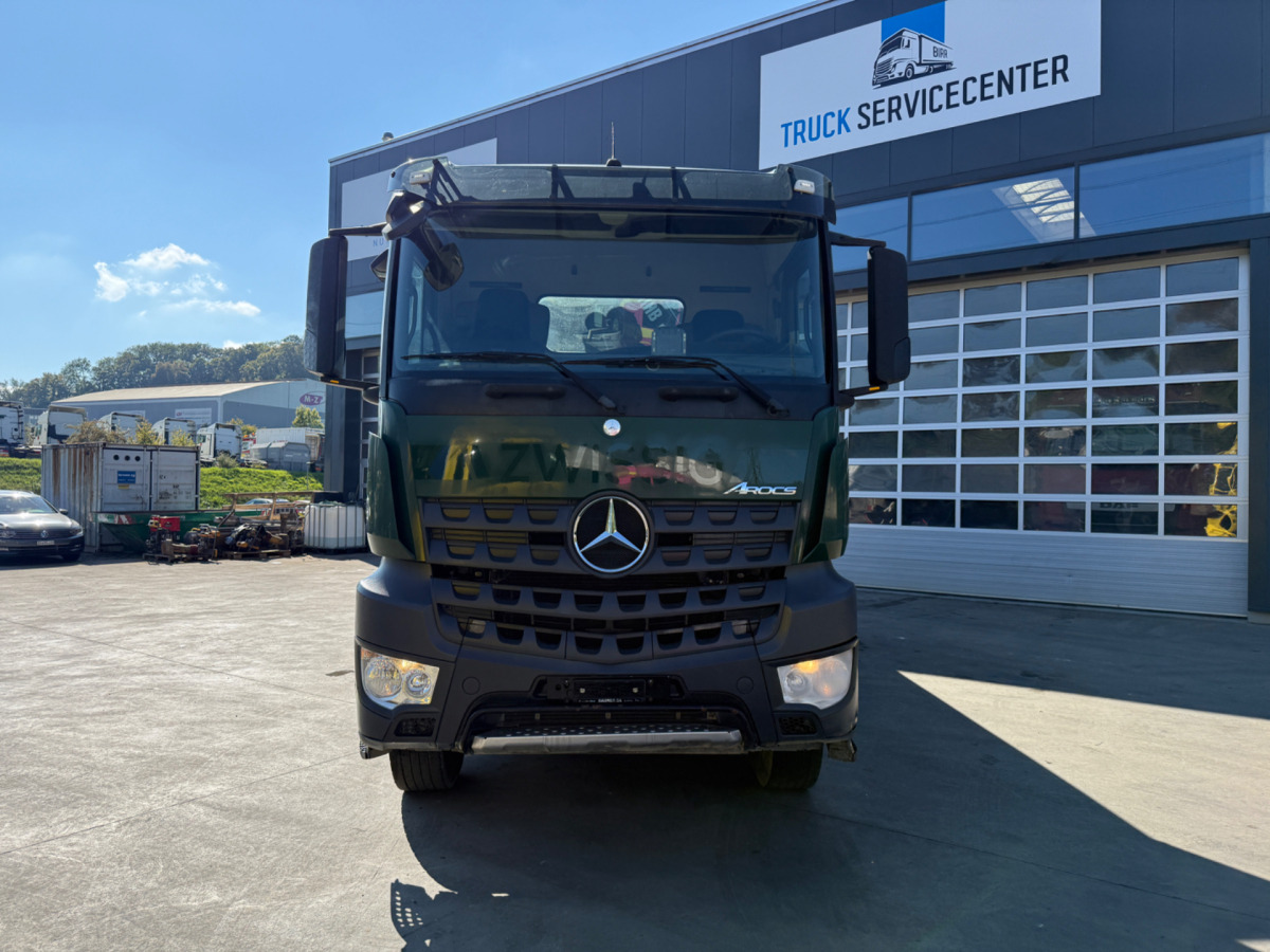 MERCEDES Arocs 3242 8x4 Hiab 166-4 - Kipper vrachtwagen, Kraanwagen: afbeelding 4 MERCEDES Arocs 3242 8x4 Hiab 166-4 - Kipper vrachtwagen, Kraanwagen: afbeelding 4