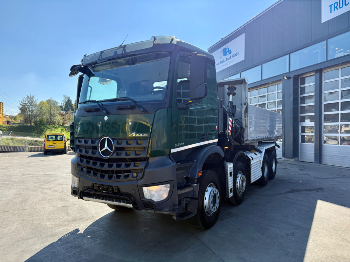 MERCEDES Arocs 3242 8x4 Hiab 166-4 - Kipper vrachtwagen, Kraanwagen: afbeelding 2 MERCEDES Arocs 3242 8x4 Hiab 166-4 - Kipper vrachtwagen, Kraanwagen: afbeelding 2