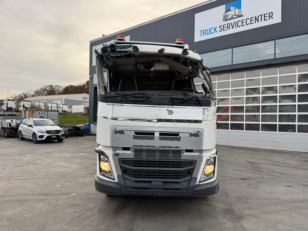 VOLVO FH16-650 6x6 X-Track Unfall - Chassis vrachtwagen: afbeelding 2 VOLVO FH16-650 6x6 X-Track Unfall - Chassis vrachtwagen: afbeelding 2