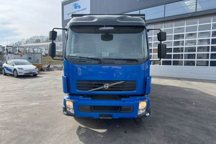 Volvo FLL-290 - Schuifzeilen vrachtwagen: afbeelding 2 Volvo FLL-290 - Schuifzeilen vrachtwagen: afbeelding 2