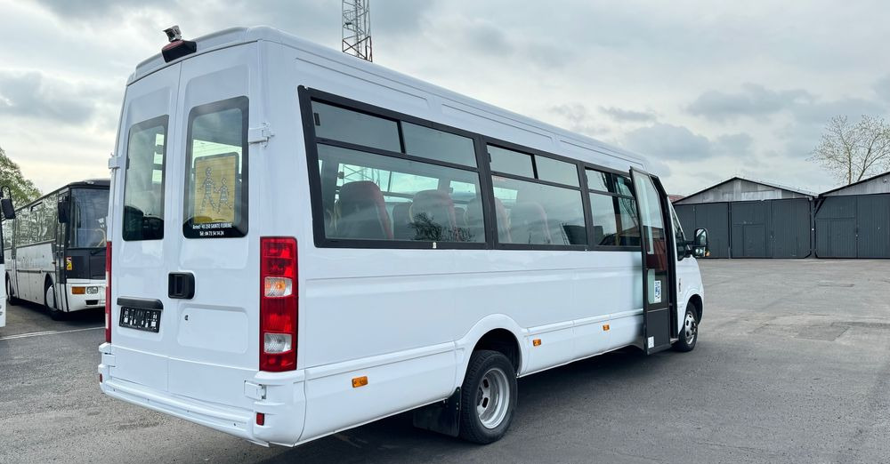 Irisbus Iveco Daily / 23 miejsca / Cena 87000 zł netto - Minibus, Personenvervoer: afbeelding 4 Irisbus Iveco Daily / 23 miejsca / Cena 87000 zł netto - Minibus, Personenvervoer: afbeelding 4