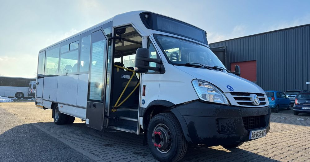 Iveco Aptineo / mała klima / 28 miejsc / winda / CENA: 67500 zł netto - Minibus, Personenvervoer: afbeelding 1 Iveco Aptineo / mała klima / 28 miejsc / winda / CENA: 67500 zł netto - Minibus, Personenvervoer: afbeelding 1