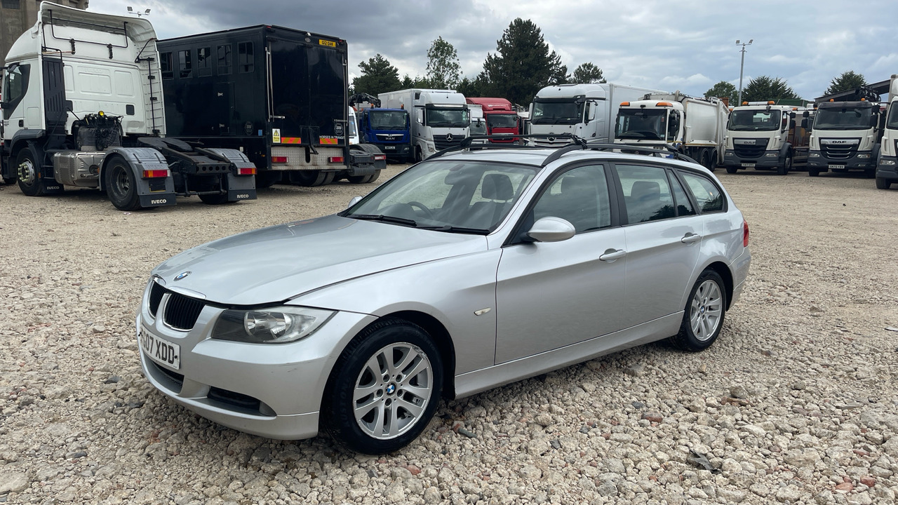 BMW 318 I - Personenwagen: afbeelding 2 BMW 318 I - Personenwagen: afbeelding 2