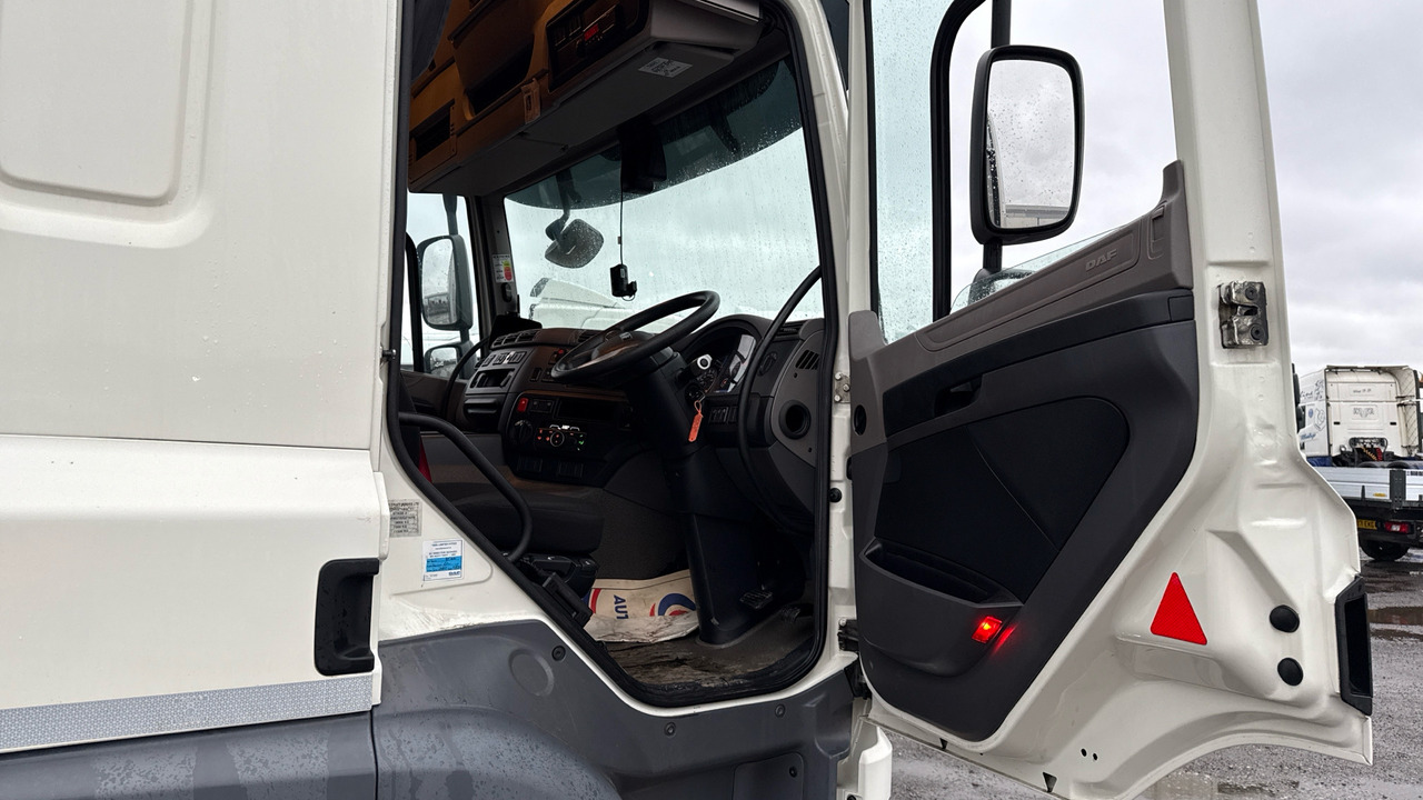 DAF CF 260 - Schuifzeilen vrachtwagen: afbeelding 5 DAF CF 260 - Schuifzeilen vrachtwagen: afbeelding 5