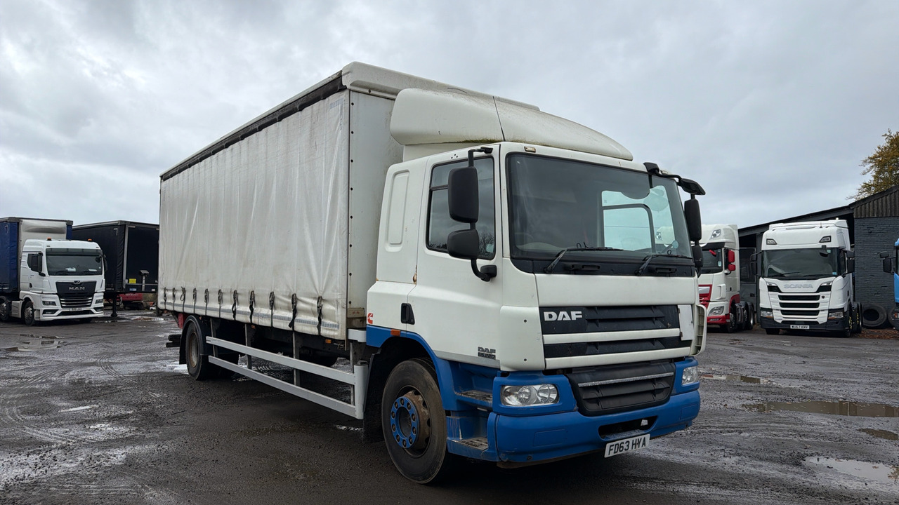 DAF CF 65.220 - Schuifzeilen vrachtwagen: afbeelding 1 DAF CF 65.220 - Schuifzeilen vrachtwagen: afbeelding 1