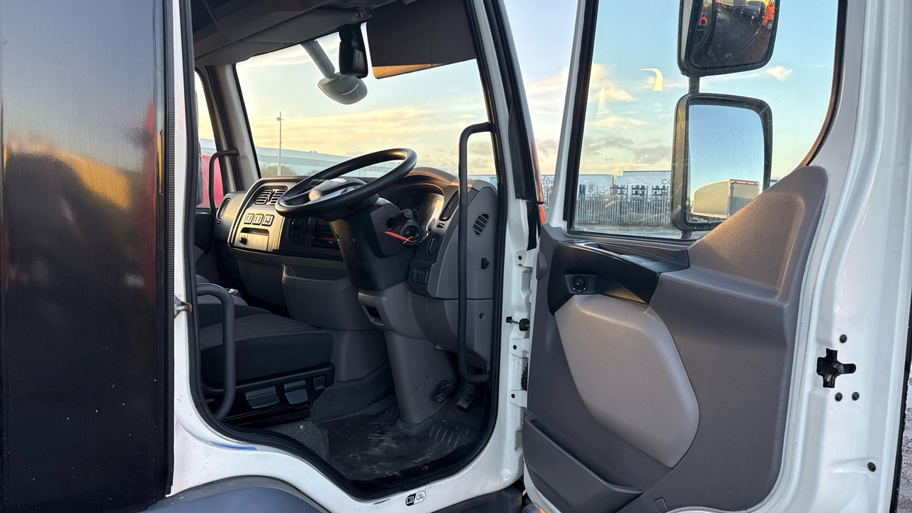 DAF LF 180 - Schuifzeilen vrachtwagen: afbeelding 5 DAF LF 180 - Schuifzeilen vrachtwagen: afbeelding 5