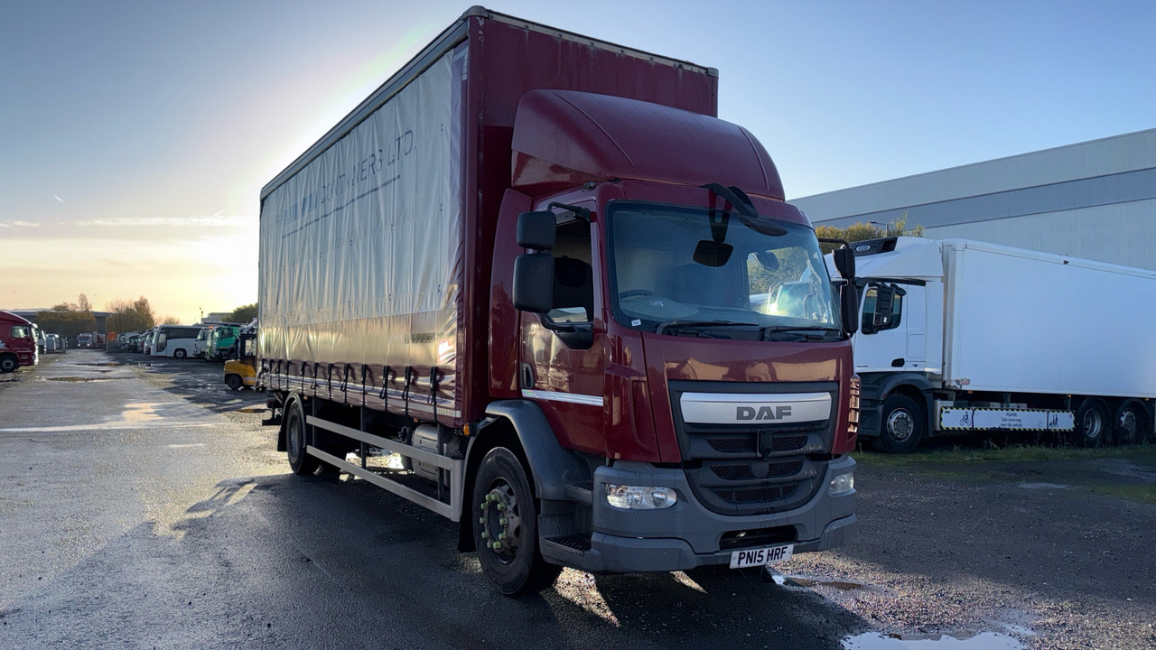 DAF LF 250 - Schuifzeilen vrachtwagen: afbeelding 1 DAF LF 250 - Schuifzeilen vrachtwagen: afbeelding 1