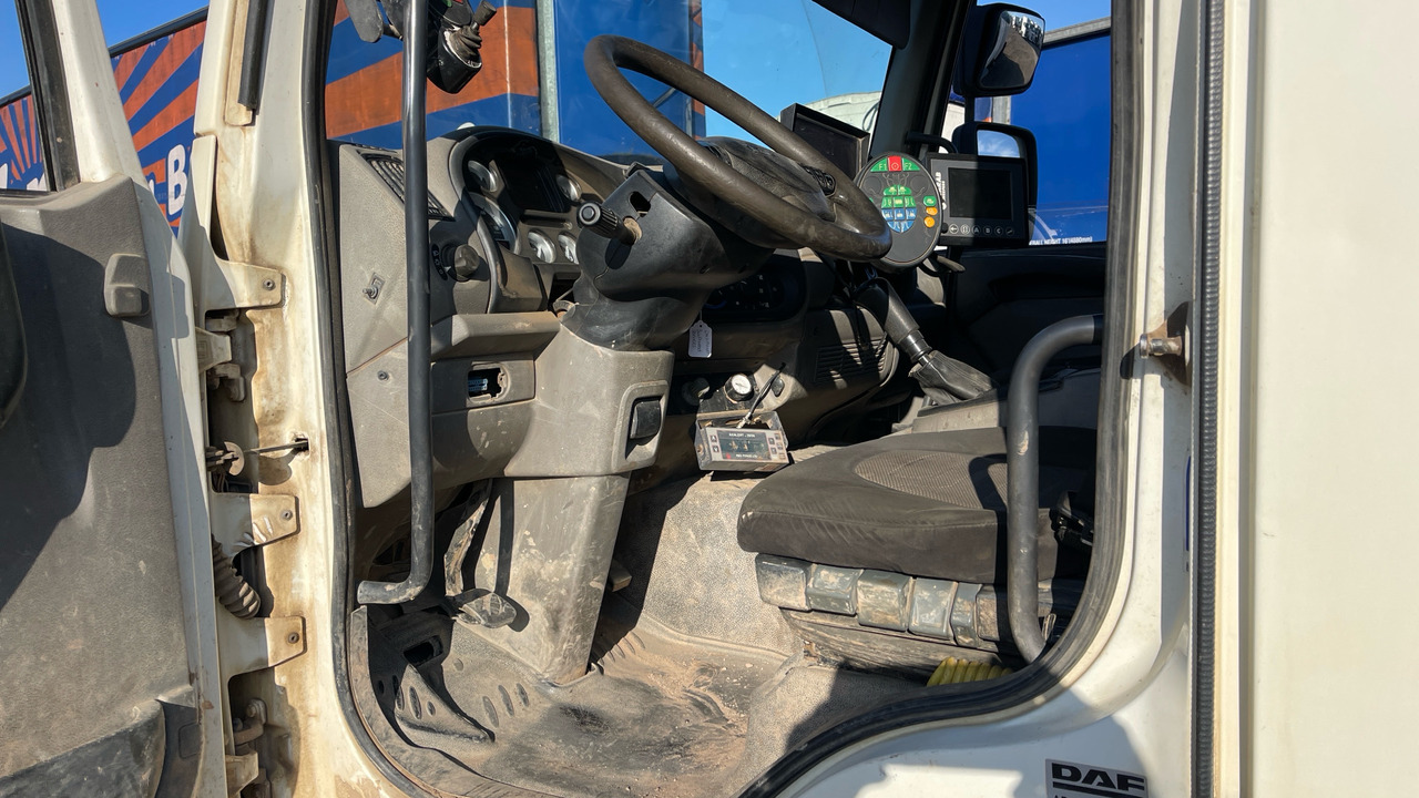 DAF LF 55.220 - Veegwagen: afbeelding 5 DAF LF 55.220 - Veegwagen: afbeelding 5