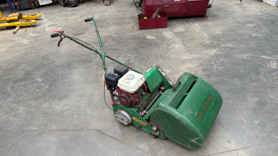 DENNIS FT510 PEDESTRIAN CYLINDER MOWER WITH 5K UNIT AND GRASS BOX - Gazonmaaier: afbeelding 4 DENNIS FT510 PEDESTRIAN CYLINDER MOWER WITH 5K UNIT AND GRASS BOX - Gazonmaaier: afbeelding 4