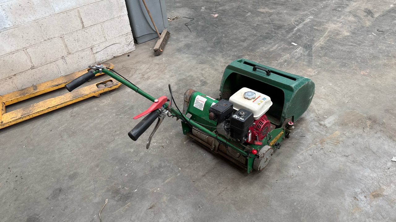 DENNIS FT510 PEDESTRIAN CYLINDER MOWER WITH 9K UNIT AND GRASS BOX - Bouwmaterieel: afbeelding 4 DENNIS FT510 PEDESTRIAN CYLINDER MOWER WITH 9K UNIT AND GRASS BOX - Bouwmaterieel: afbeelding 4