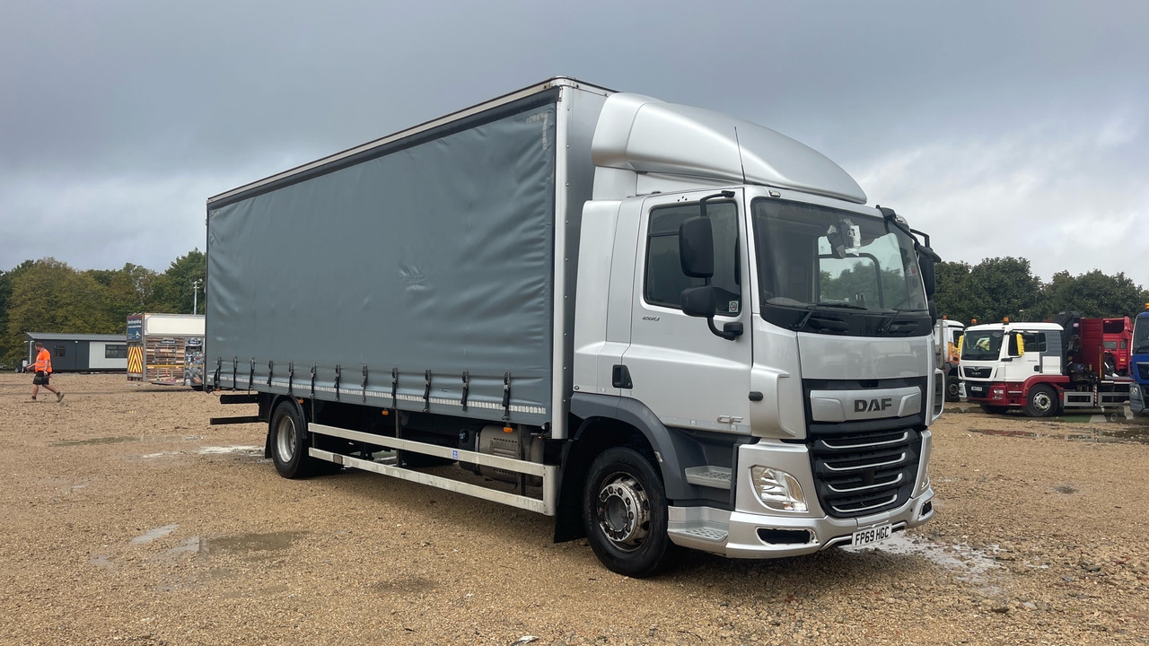 Daf CF 260 - Schuifzeilen vrachtwagen: afbeelding 1 Daf CF 260 - Schuifzeilen vrachtwagen: afbeelding 1