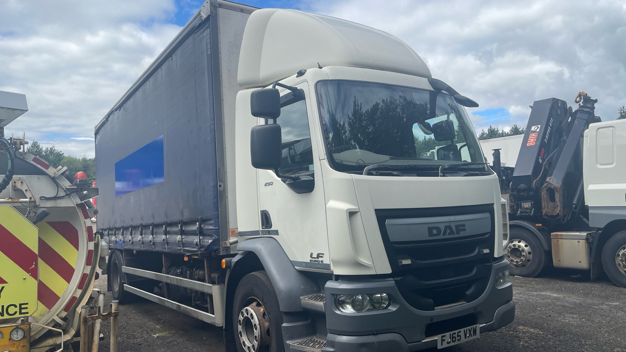 Daf LF 250 - Schuifzeilen vrachtwagen: afbeelding 1 Daf LF 250 - Schuifzeilen vrachtwagen: afbeelding 1