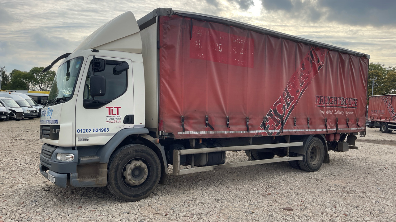 Daf LF 55.220 - Schuifzeilen vrachtwagen: afbeelding 2 Daf LF 55.220 - Schuifzeilen vrachtwagen: afbeelding 2