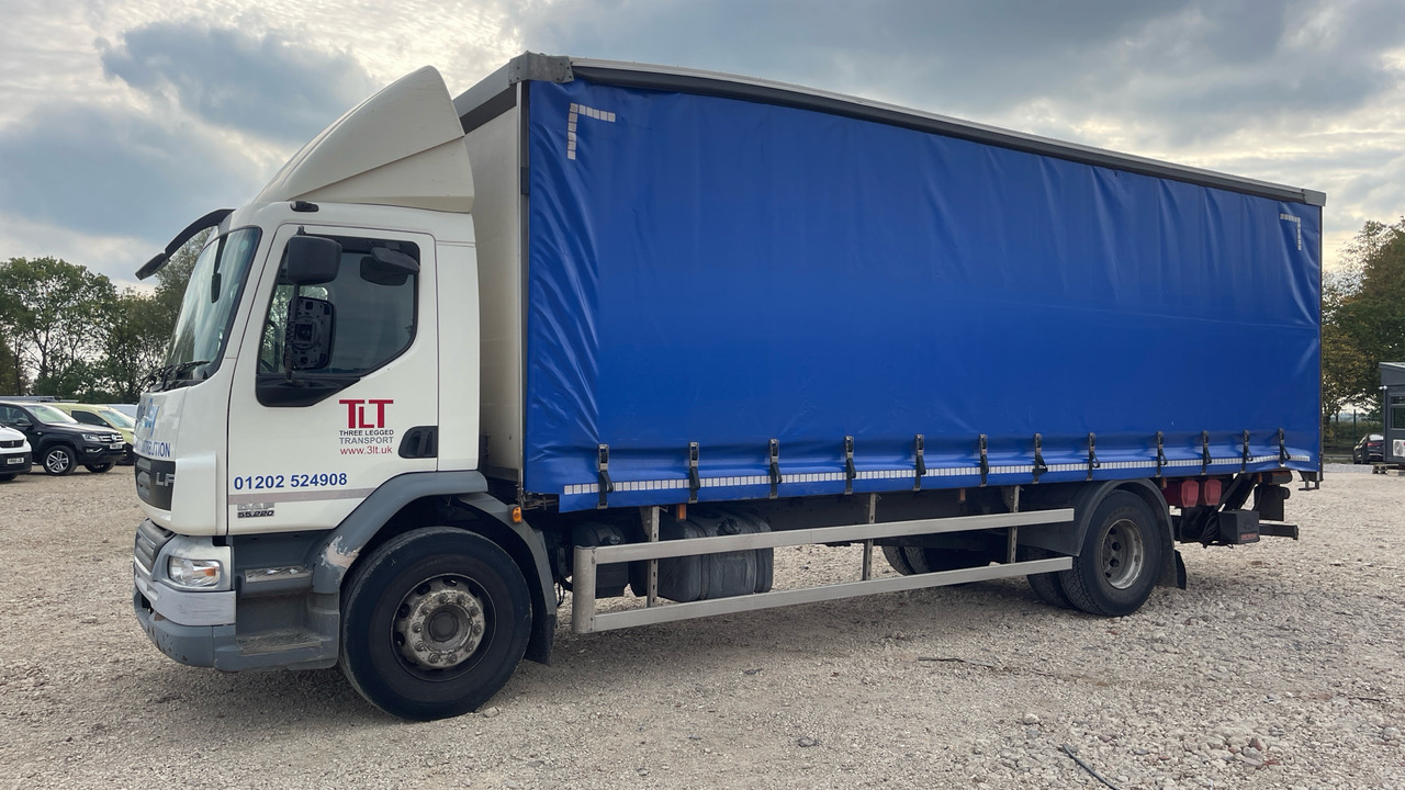 Daf LF 55.220 - Schuifzeilen vrachtwagen: afbeelding 2 Daf LF 55.220 - Schuifzeilen vrachtwagen: afbeelding 2