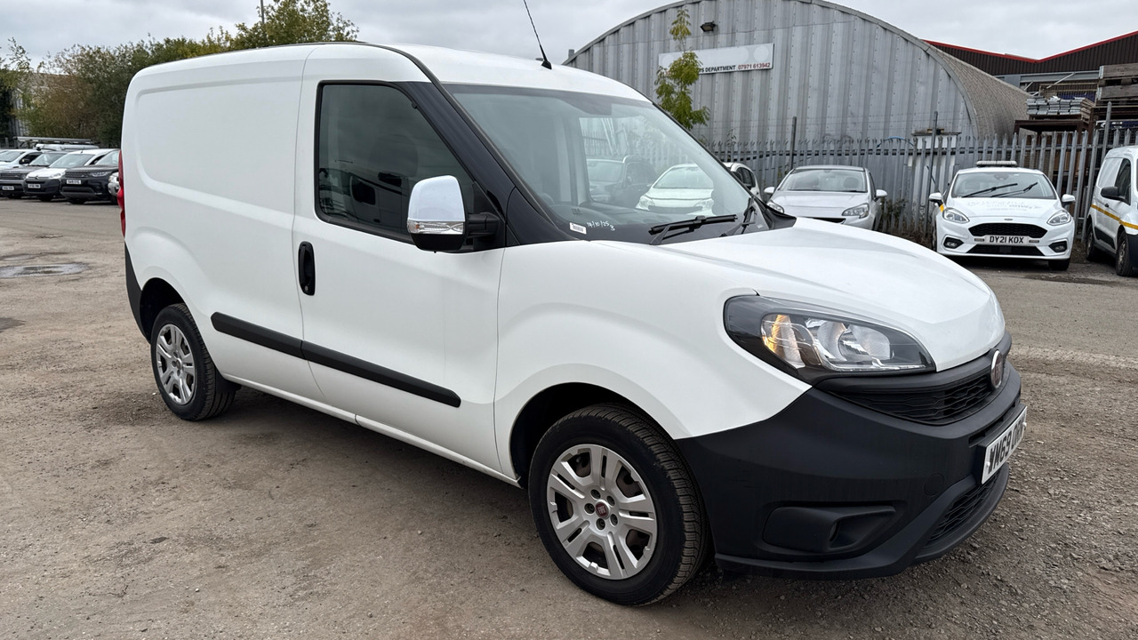 FIAT DOBLO 1.3 Multijet 95 - Kleine bestelwagen: afbeelding 1 FIAT DOBLO 1.3 Multijet 95 - Kleine bestelwagen: afbeelding 1