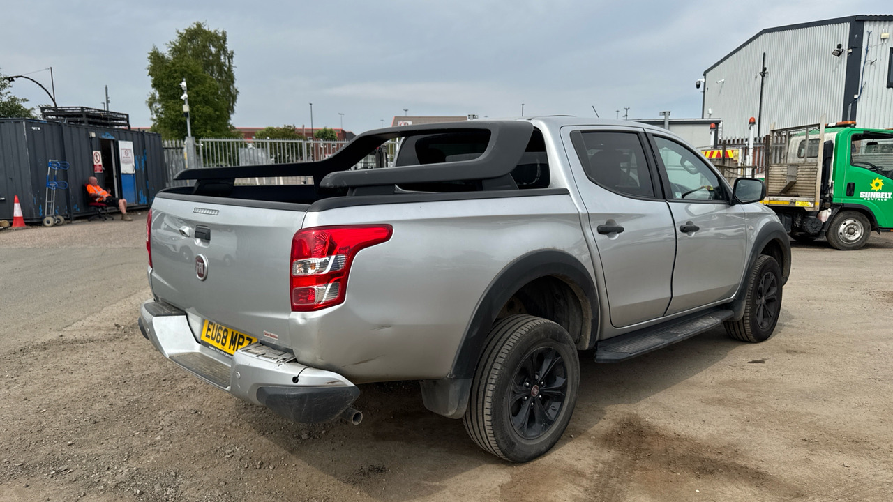 FIAT FULLBACK 2.4 180HP CROSS - Pick-up, Bestelwagen met dubbele cabine: afbeelding 4 FIAT FULLBACK 2.4 180HP CROSS - Pick-up, Bestelwagen met dubbele cabine: afbeelding 4