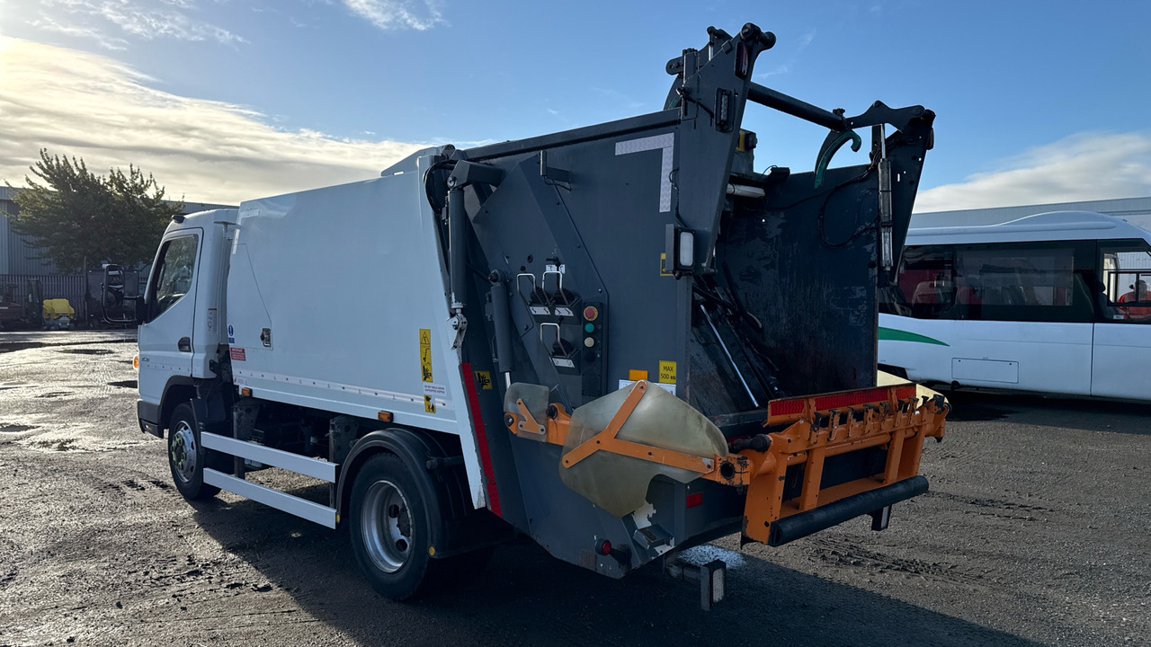 FUSO CANTER 7C15 - Vuilniswagen: afbeelding 3 FUSO CANTER 7C15 - Vuilniswagen: afbeelding 3