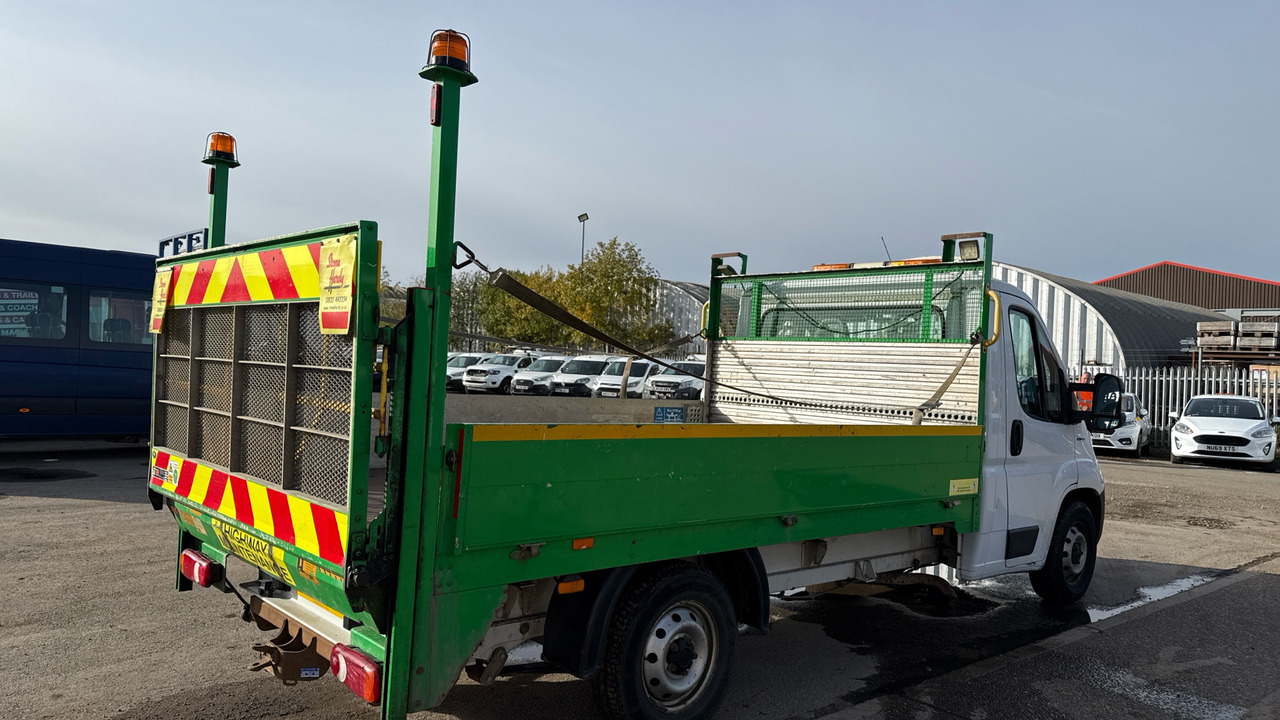 Fiat Ducato 35 2.3 Multijet 140PS - Bestelwagen met open laadbak: afbeelding 4 Fiat Ducato 35 2.3 Multijet 140PS - Bestelwagen met open laadbak: afbeelding 4