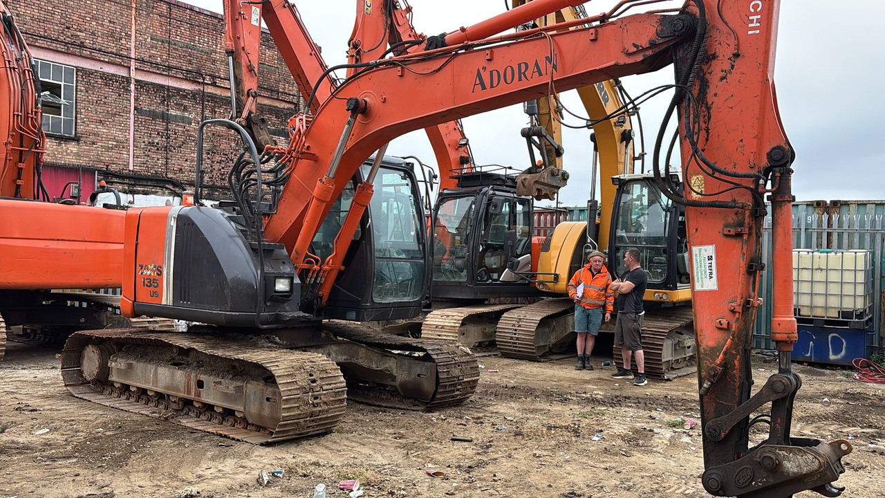 HITATCHI ZX135 US-3 - Rupsgraafmachine: afbeelding 2 HITATCHI ZX135 US-3 - Rupsgraafmachine: afbeelding 2