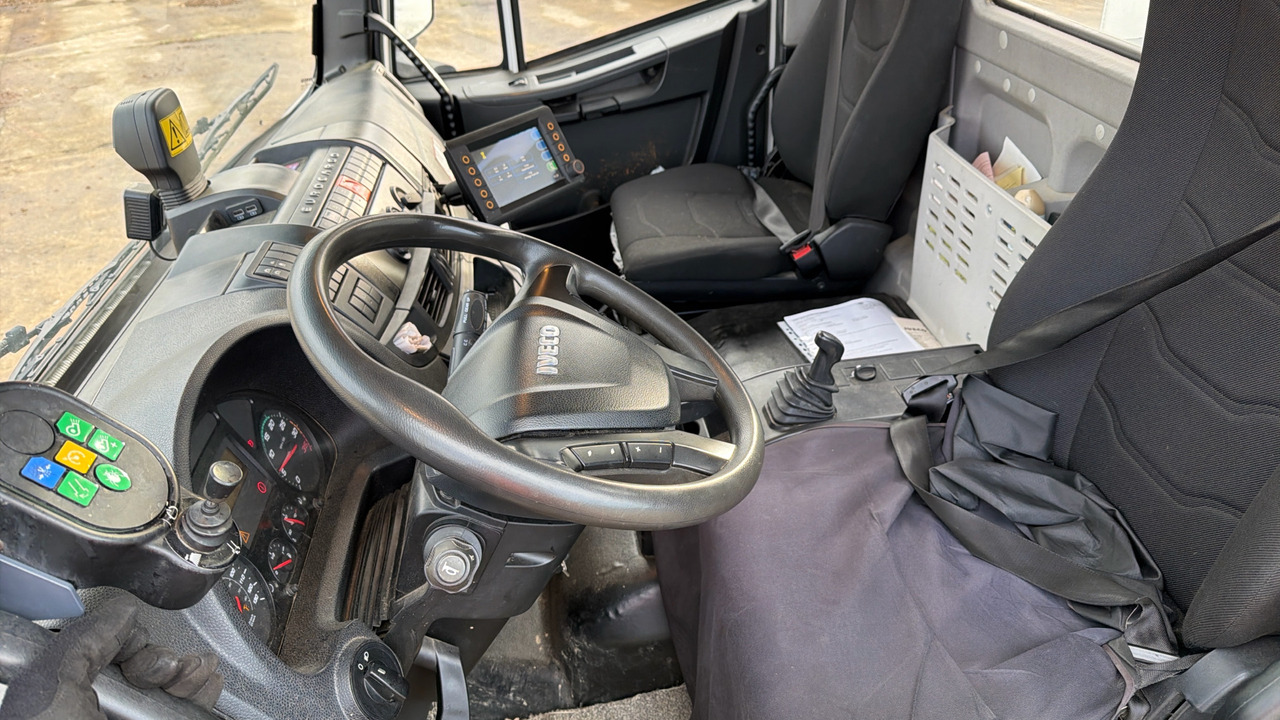 IVECO EUROCARGO 150-250 - Veegwagen: afbeelding 5 IVECO EUROCARGO 150-250 - Veegwagen: afbeelding 5