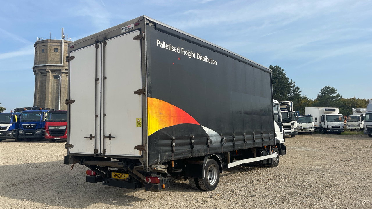 IVECO EUROCARGO 75-160 - Schuifzeilen vrachtwagen: afbeelding 4 IVECO EUROCARGO 75-160 - Schuifzeilen vrachtwagen: afbeelding 4