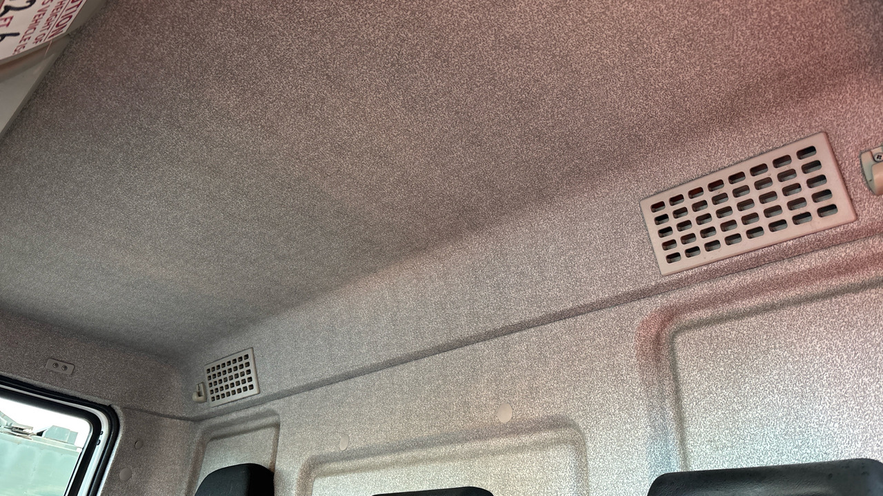 Schuifzeilen vrachtwagen IVECO EUROCARGO 75E16: afbeelding 14 Schuifzeilen vrachtwagen IVECO EUROCARGO 75E16: afbeelding 14