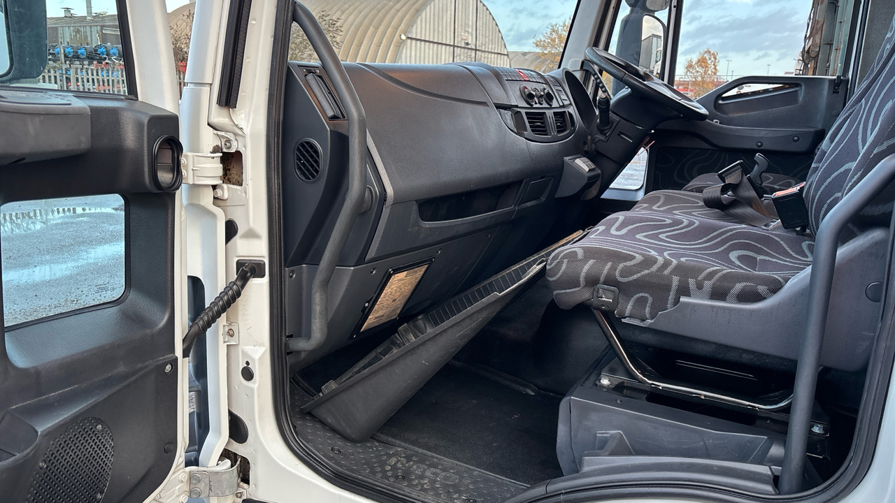 Schuifzeilen vrachtwagen IVECO EUROCARGO 75E16: afbeelding 10 Schuifzeilen vrachtwagen IVECO EUROCARGO 75E16: afbeelding 10