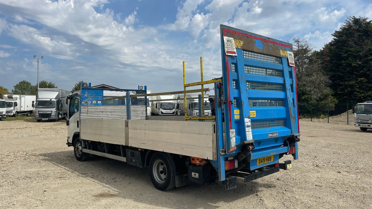 Isuzu N75 190 - Vrachtwagen met open laadbak: afbeelding 3 Isuzu N75 190 - Vrachtwagen met open laadbak: afbeelding 3