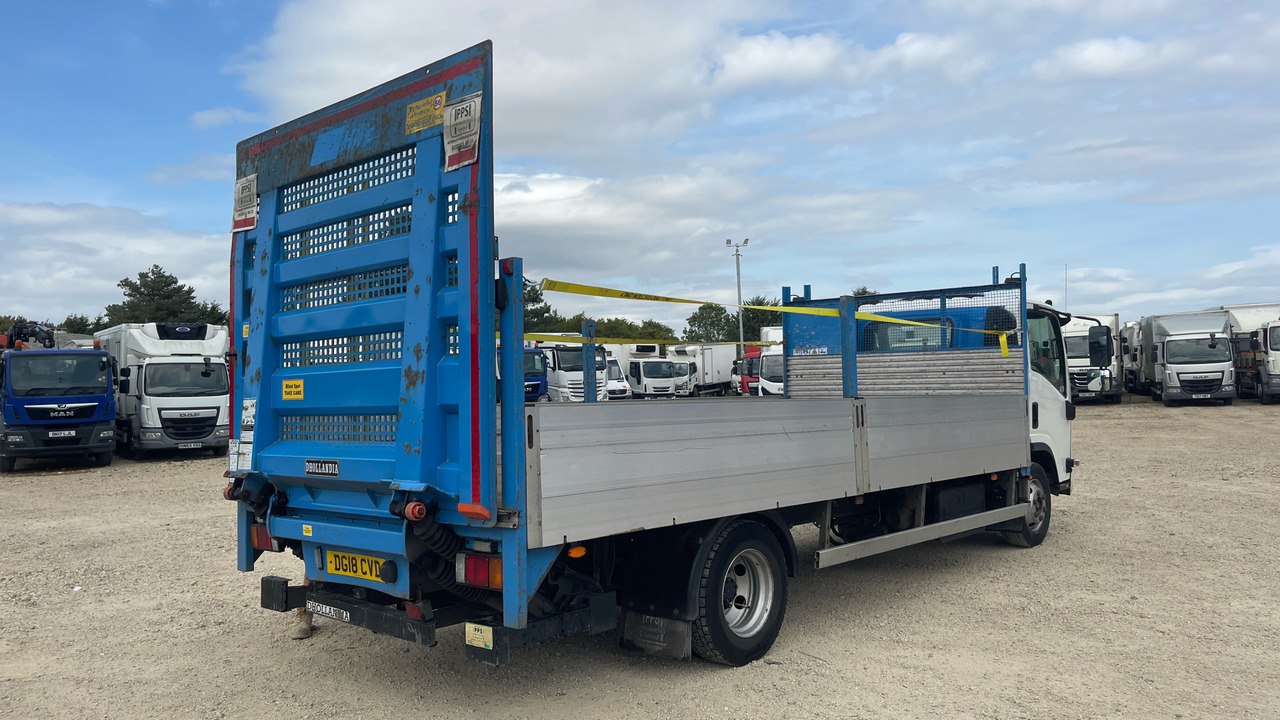 Isuzu N75 190 - Vrachtwagen met open laadbak: afbeelding 4 Isuzu N75 190 - Vrachtwagen met open laadbak: afbeelding 4